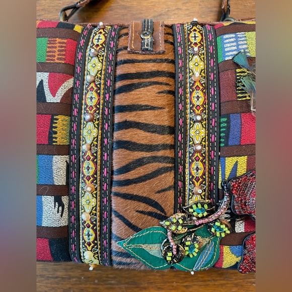 Mary Frances | Vintage Patchwork Leather Hand Bag | Hard Case | Feather/Floral - Picture 3 of 12